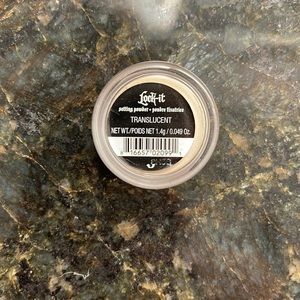 Mini Kat Von D Lock-It translucent setting powder